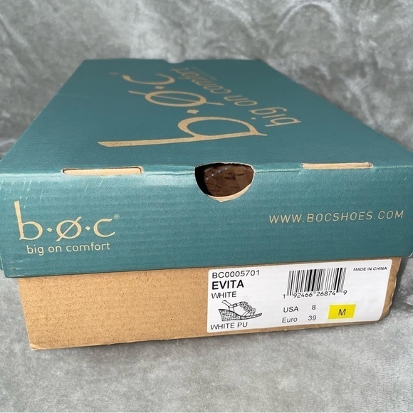 b.o.c Evita Strappy Wedge Sandal White with Buckle Closure Floral T-Strap Size 8 - Picture 11 of 12